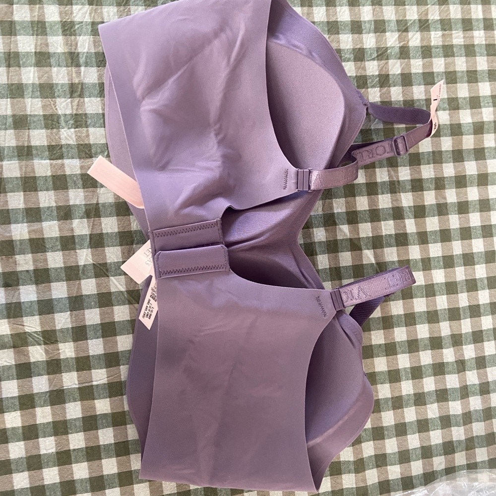 Victoria's Secret lightly lined wireless comfort Lavender Bra - Picture 2 of 5
